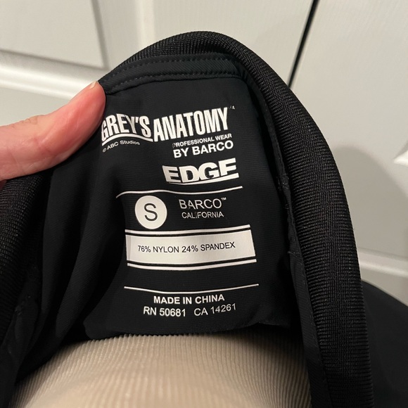 Like new Grey’s Anatomy by Barco scrub top - Picture 4 of 5